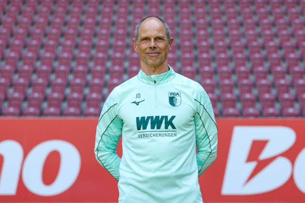 Team Doctor Jens Ulrich Otto, M.D., FC Augsburg 1907, 1st Bundesliga, Photo Shoot 2026–2027, Player Profiles: Augsburg, Bavaria, Germany Copyright: ximago kolbert-press ChristianxKolbertx