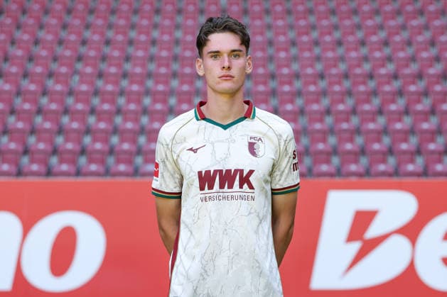 Tim Schnitzer, FC Augsburg 1907, Bundesliga 1, Photo Shoot 2026–2027, Player Portraits: Augsburg, Bavaria, Germany Copyright: ximago kolbert-press ChristianxKolbertx