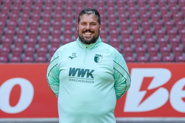 Equipment Manager Christoph Schade, FC Augsburg 1907, Bundesliga 1, Photo Shoot 2026–2027, Player Portraits: Augsburg, Bavaria, Germany Copyright: ximago kolbert-press ChristianxKolbertx