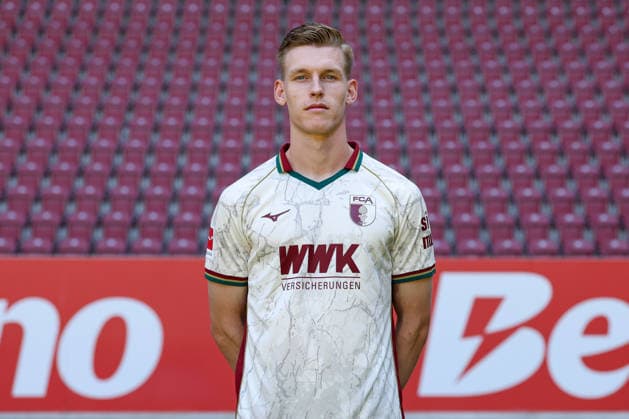 Anton Kade, FC Augsburg 1907, Bundesliga 1, Photo Shoot 2026–2027, Player Portraits: Augsburg, Bavaria, Germany Copyright: ximago kolbert-press ChristianxKolbertx