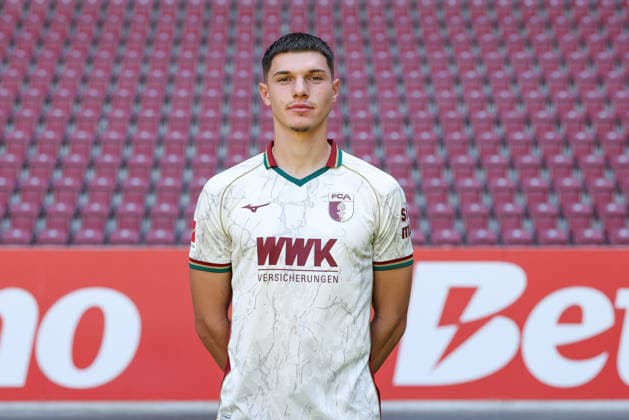 Mert Koemuer, FC Augsburg 1907, Bundesliga 1, Photo Shoot 2026–2027, Player Portraits: Augsburg, Bavaria, Germany Copyright: ximago kolbert-press ChristianxKolbertx
