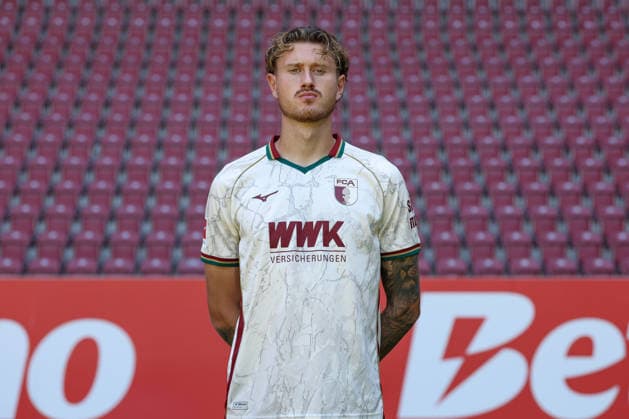 Calvin Brackelmann, FC Augsburg 1907, Bundesliga 1, Photo Shoot 2026–2027, Player Portraits: Augsburg, Bavaria, Germany Copyright: ximago kolbert-press ChristianxKolbertx