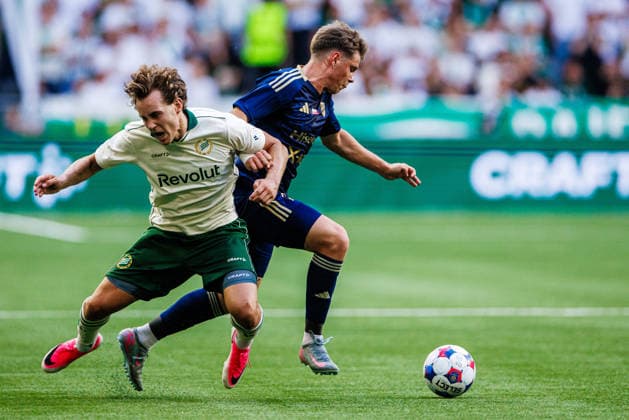 August 13, 2026: Hampus Skoglund of Hammarby and Oliwier Kwiatkowski of Rakow during the UEFA Conference League qualifying soccer match between Hammarby and Rakow on August 13, 2026 in Stockholm. Photo by Kenta Jönsson, BILDBYRAN COP 210 KJ0361 soccer football fotball UEFA Conference League Conference League Hammarby Rakow bbeng  Copyright: KENTAxJÖNSSON BB260813KJ104