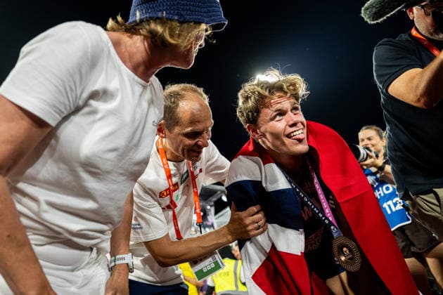 August 13, 2026: Sander Aae Skotheim of Norway celebrates with his family after the men’s decathlon 1,500-meter race on Day 4 of the 2026 European Athletics Championships on August 13, 2026 in Birmingham. Photo by Mathias Bergeld. BILDBYRAN code MB MT1068. track and field, athletics, friidrett, friidrotts EM, 2026 European Athletics Championships, 4 BBENG  Copyright: MATHIASxBERGELD BB260813MB138