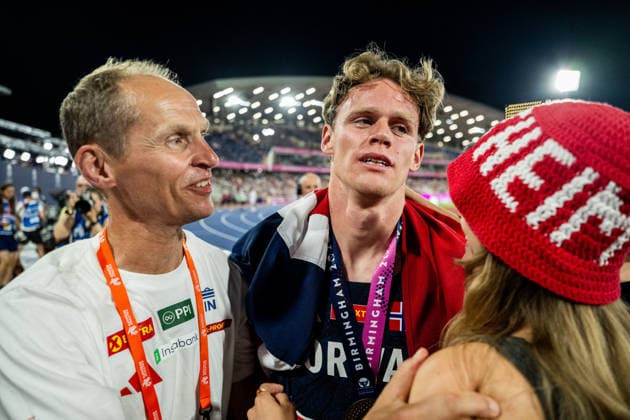August 13, 2026: Sander Aae Skotheim of Norway celebrates with his family after the men’s decathlon 1,500-meter race on Day 4 of the 2026 European Athletics Championships on August 13, 2026 in Birmingham. Photo by Mathias Bergeld. BILDBYRAN code MB MT1068. track and field, athletics, friidrett, friidrotts EM, 2026 European Athletics Championships, 4 BBENG  Copyright: MATHIASxBERGELD BB260813MB144