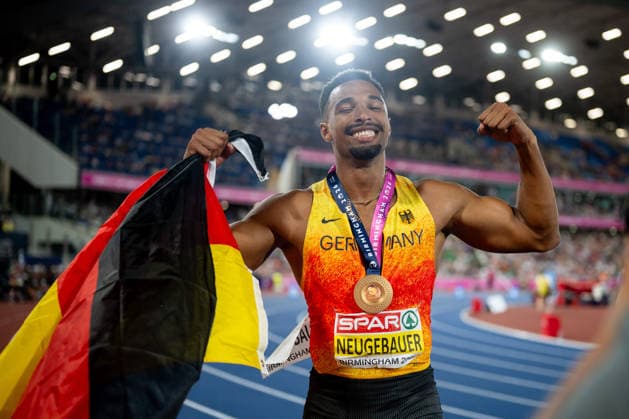 August 13, 2026, GBR, Track and Field, 2026 European Championships, Evening Session, Day 4, Birmingham: Leo Neugebauer of Germany celebrates his victory and gold medal in the men s decathlon at Alexander Stadium in Birmingham, England, United Kingdom Copyright: xNordphoto Memmlerx