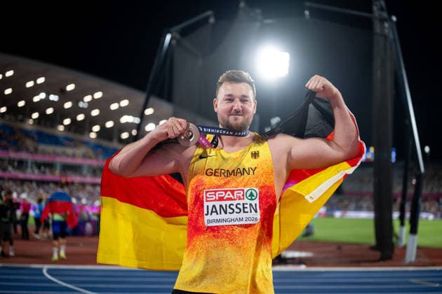 August 13, 2026, GBR, Track and Field, 2026 European Championships, Evening Session, Day 4, Birmingham Henrik Janssen of Germany celebrates his 3rd-place finish and bronze medal in the men s discus throw final at Alexander Stadium in Birmingham, England, United Kingdom Copyright: xNordphoto Memmlerx