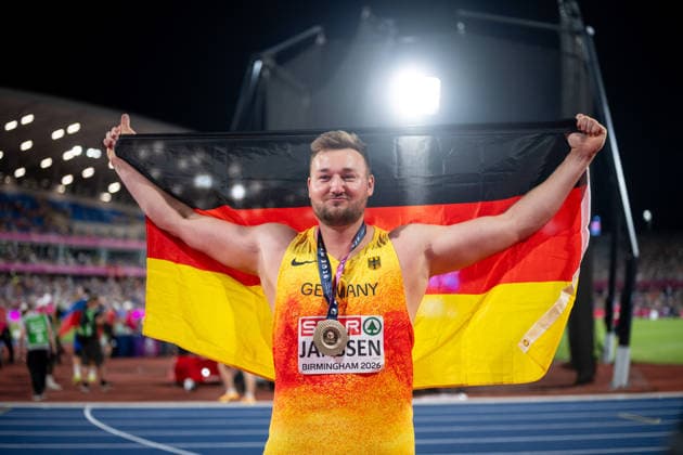 August 13, 2026, GBR, Track and Field, 2026 European Championships, Evening Session, Day 4, Birmingham Henrik Janssen of Germany celebrates his 3rd-place finish and bronze medal in the men s discus throw final at Alexander Stadium in Birmingham, England, United Kingdom Copyright: xNordphoto Memmlerx