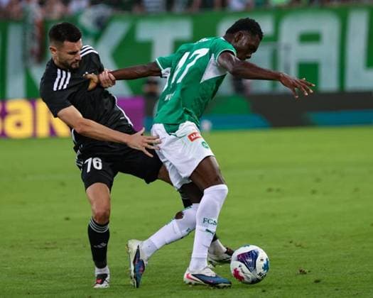 Arli Përgjoni (76, FC Sheriff Tiraspol, li.) im Zweikampf mit Enoch Owusu (47, FC St. Gallen 1879) Photo: Urs Ottiger Copyright: xUrsxOttigerx Sportspressphoto_SPR205717