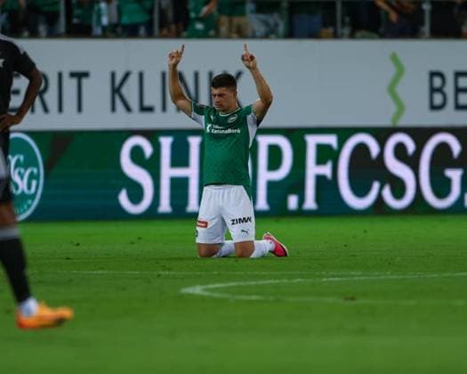 Jozo Stanic (4, FC St. Gallen 1879) beim Schlusspfiff Photo: Urs Ottiger Copyright: xUrsxOttigerx Sportspressphoto_SPR205721