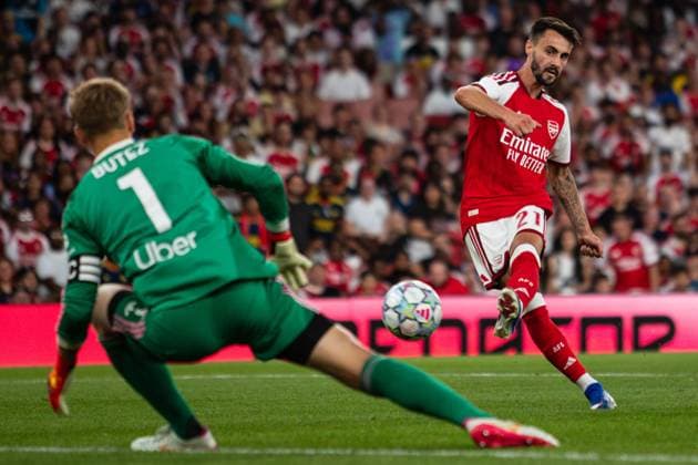 Fabio Vieira of Arsenal shoots at goal during the Friendly match between Arsenal and Como Arsenal v Como, Preseason Friendly, Football, Emirates Stadium, London - 12 Aug 2026London Emirates Stadium United Kingdom  Copyright: xSeanxTroup Shutterstockx 17064767ga