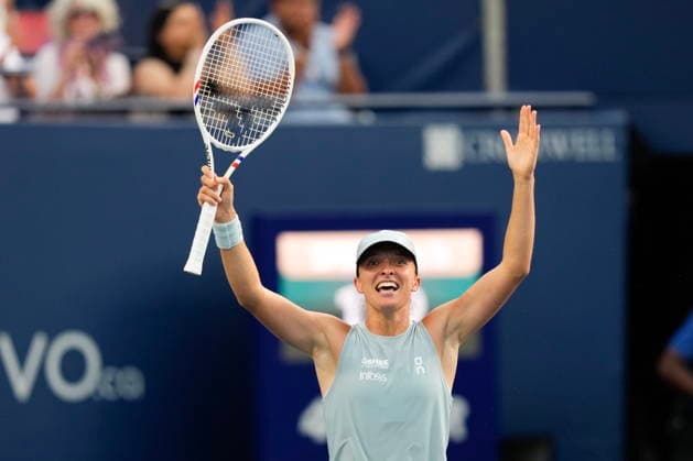 August 13, 2026, Toronto, On, CAN: Poland s Iga Swiatek celebrates her 6-2, 6-3 win over Kazakhstan s Elena Rybakina to clinch the National Bank Open final, in Toronto, Thursday, Aug. 13, 2026. Canada News - August 13, 2026 - ZUMAc35_ 20260813_zaf_c35_097 Copyright: xChrisxYoungx