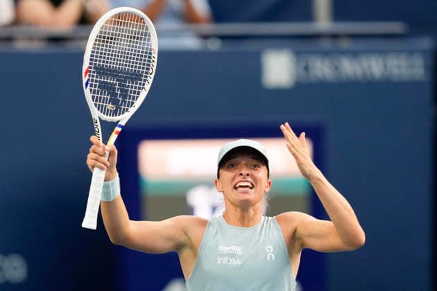 August 13, 2026, Toronto, On, CAN: Poland s Iga Swiatek celebrates her 6-2, 6-3 win over Kazakhstan s Elena Rybakina to clinch the National Bank Open final, in Toronto, Thursday, Aug. 13, 2026. Canada News - August 13, 2026 - ZUMAc35_ 20260813_zaf_c35_114 Copyright: xChrisxYoungx