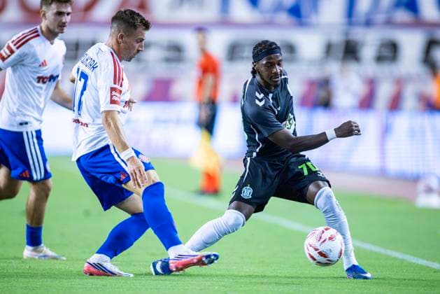 August 13, 2026, Split, Dalmatia, Croatia: Bryan Teixeira (FK Zalgiris) 70 in action with the ball during the second leg of the UEFA Europa Conference League third qualifying round match between HNK Hajduk Split (CRO) and FK Zalgiris (LTU) at Poljud Stadium. On photo Dario Melnjak (HNK HAJDUK SPLIT) 17 and Bryan Teixeira (FK Zalgiris) 70. UEFA Conference League Third Qualifying Round: HNK HAJDUK SPLIT - FK Zalgiris 4:0  - ZUMAp210 20260813_zsp_p210_019 Copyright: xMajaxPrgometx