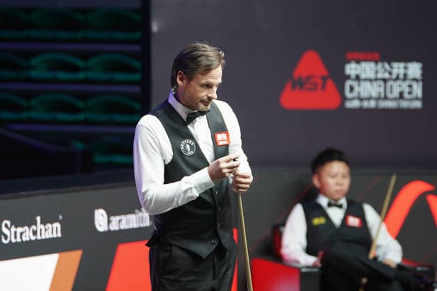 TAIYUAN, CHINA - AUGUST 14: David Gilbert of England chalks the cue in the Quarterfinal match against Zhou Yuelong of China on day 7 of the 2026 World Snooker Tour China Open at Taiyuan Binhe Sports Center on August 14, 2026 in Taiyuan, Shanxi Province of China.  Copyright: xTaixChengzhex 111659923303