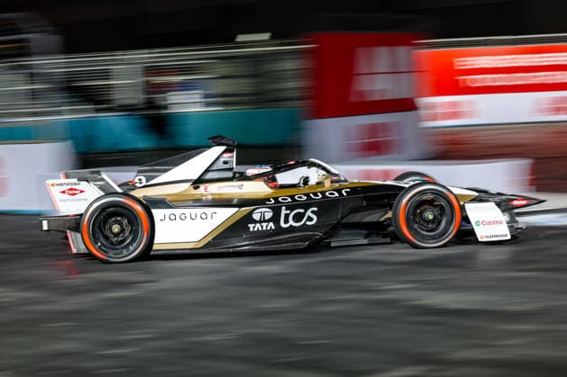Mitch Evans, Jaguar TCS Racing, 09, First Free Practice (FP1), ABB FIA Formula E World Championship, 2026 London e-Prix, United Kingdom, Season 12 (2025–26), Round 16, July 14, 2026, ABB FIA Formula E World Championship, 2026 London e-Prix, United Kingdom, Season 12 (2025–26), Round 16, July 14, 2026, London Copyright: xEibner-Pressefoto LauraxRoemerx EP_LRR