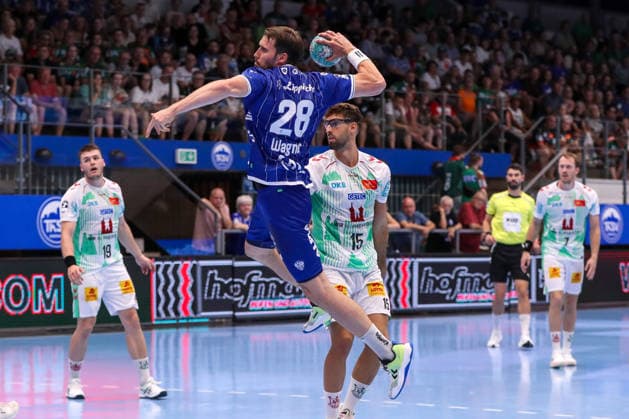 August 14, 2026, xgox, Handball Wartburg Cup: TBV Lemgo vs. Lippe SC Magdeburg, emspor; from left: Hendrik Wagner (Lemgo), 28, takes a shot, goal scorer, scores a goal, goal, scores the goal in Eisenach