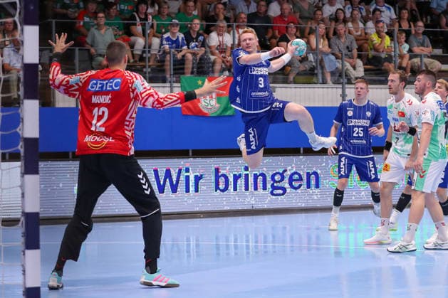 August 14, 2026, xgox, Handball Wartburg Cup TBV Lemgo vs. Lippe SC Magdeburg emspor, from left: Nicolai Theilinger (Lemgo), 3 shots on goal, goal scorer, scores the goal, Eisenach