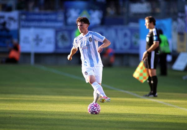 Soccer, Men s, Bavarian Regional League, 2026–2027 Season, FC Memmingen vs. TSV 1860 Munich, at Arena Park in Memmingen Stadium; Lance Fiedler of TSV 1860 Munich on the attack with the ball