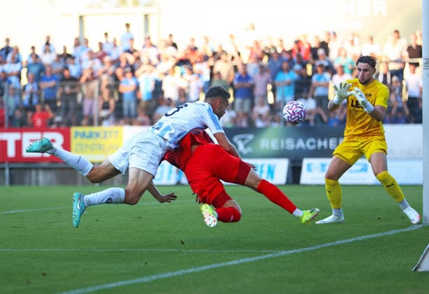 Soccer, Men s, Bavarian Regional League, 2026–2027 Season, FC Memmingen vs. TSV 1860 Munich, at Arena Park in Memmingen s Raphael Wach Stadium; TSV 1860 Munich had a good scoring chance in the first half