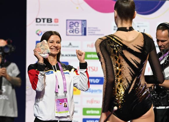 August 14, 2026, xhbx, 2026 Rhythmic Gymnastics World Championships, from left: Coach Julija Raskina, Darja Varfolomeev Germany Cologne DFL DFB REGULATIONS PROHIBIT ANY USE OF PHOTOGRAPHS AS IMAGE SEQUENCES AND OR QUASI-VIDEO Frankfurt am Main