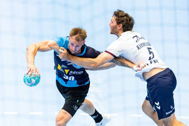 August 14, 2026, GER, Handball, Men, 2026–2027 Season, Wartburg Cup presented by Koetter Security, ThSV Eisenach vs. SG Flensburg Handewitt, Dominik Solak (ThSV Eisenach, 30), Niclas Kirkelokke (SG Flensburg Handewitt), 99817 Eisenach, Werner Assmann, Halle am Sportpark, Thuringia, Germany
