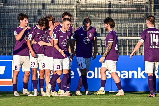 Bavarian Regional League: Wacker Burghausen vs. TSV Schwaben Augsburg, Burghausen, August 14, 2026. Jubilation among the Schwaben fans after Johannes Rehwald’s 0–1 goal for TSV Schwaben Augsburg, 37, Burghausen, August 14, 2026 Matchday 4 of the Bavarian Regional League: Wacker Burghausen vs. TSV Schwaben Augsburg, Burghausen, Flatbuy Stadium Copyright: xBEAUTIFULxSPORTS Märklx