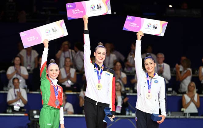 August 14, 2026, xhbx, 2026 Rhythmic Gymnastics World Championships, from left: Stiliana Nikolova (Bulgaria), Darja Varfolomeev, Germany; Sofia Raffaeli, Italy; Award Ceremony. DFL and DFB regulations prohibit any use of photographs as image sequences and or quasi-video. Frankfurt am Main