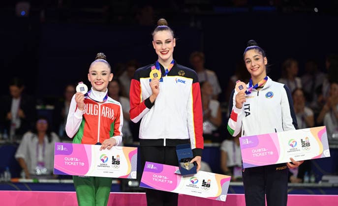 August 14, 2026, xhbx, 2026 Rhythmic Gymnastics World Championships, from left: Stiliana Nikolova (Bulgaria), Darja Varfolomeev, Germany; Sofia Raffaeli, Italy; Award Ceremony. DFL and DFB regulations prohibit any use of photographs as image sequences and or quasi-video. Frankfurt am Main