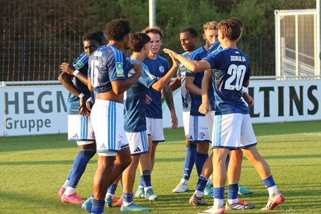 Regionalliga West: FC Schalke 04 U23 vs. Sportfreunde Siegen ** FOR EDITORIAL USE ONLY ** EDITORIAL USE ONLY ** p Soccer Regionalliga West Matchday 3 Friday, August 14, 2026 Location: Parkstadion, Gelsenkirchen FC Schalke 04 II vs. Sportfreunde Siegen In the photo: Goal celebration FC Schalke 04 U23 Germany Gelsenkirchen Copyright StefanxRittershaus Copyright: StefanxRittershaus doc875r21f3886km0kbl96 ,EDITORIAL USE ONLY Copyright: StefanxRittershaus