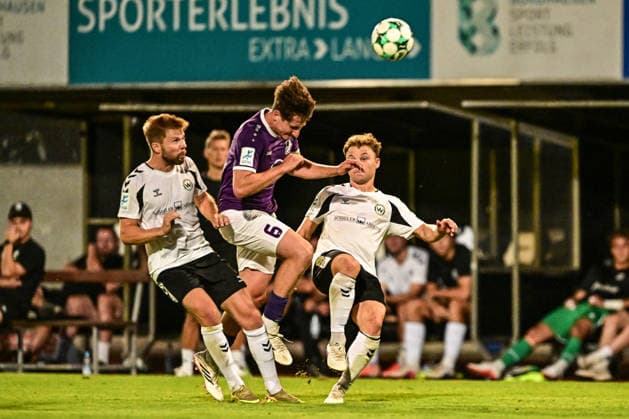 Bavarian Regional League: Wacker Burghausen vs. TSV Schwaben Augsburg, Burghausen, August 14, 2026. Header by Jakob Krauss (TSV Schwaben Augsburg) against Jannis Turtschan (SV Wacker Burghausen), 23, Burghausen, August 14, 2026 Matchday 4 of the Bavarian Regional League: Wacker Burghausen vs. TSV Schwaben Augsburg, Burghausen, Flatbuy Stadium Copyright: xBEAUTIFULxSPORTS Märklx