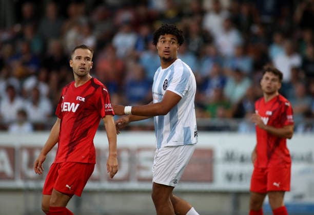 Soccer, Men s, Bavarian Regional League, 2026–2027 Season, FC Memmingen vs. TSV 1860 Munich, at Arena Park in Memmingen s Arian Ortivero Calderon Stadium; TSV 1860 Munich turns around, looking back