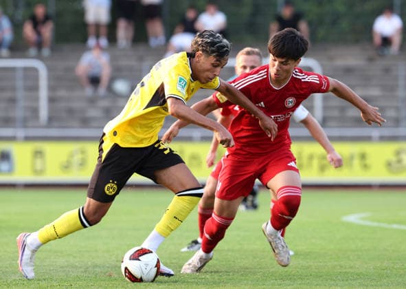 Friday, August 14, 2026, 2026–27 season, Matchday 3 of the Regionalliga West at the Belkaw Arena in Bergisch Gladbach: SV Bergisch Gladbach 09 vs. BVB 09 Borussia Dortmund II; Fadi Zarqelain of BVB II in a tackle