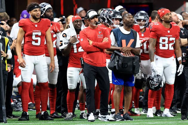 ATLANTA, GA - AUGUST 14: Head Coach Kevin Stefanski of the Atlanta Falcons on the Falcons sidelines during the Friday evening NFL, American Football Herren, USA preseason football game between the Atlanta Falcons and the Denver Broncos on August 14, 2026 at Mercedes-Benz Stadium in Atlanta, Georgia. (Photo by David J. Griffin Icon Sportswire) NFL: AUG 14 Broncos at Falcons EDITORIAL USE ONLY Icon9532608142389
