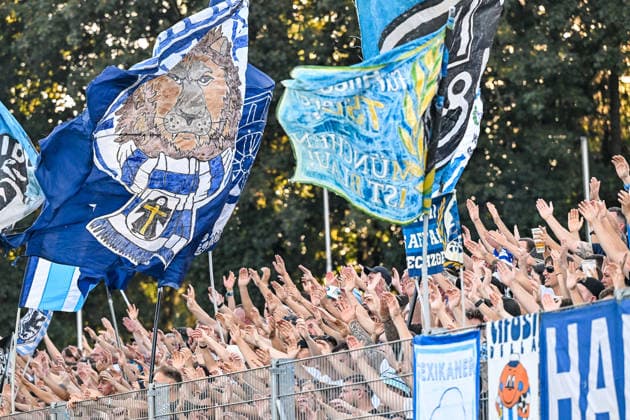 August 14, 2026, GER, Soccer, Men s, Bavarian Regional League, FC Memmingen vs. TSV 1860 Munich TSV 1860 fans cheer on their team in Memmingen at ArenaPark, Bavaria, Germany Copyright: xNordphotox xHafnerx