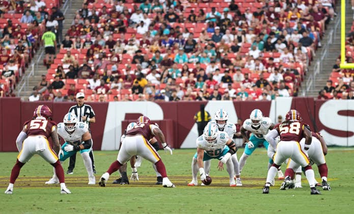 August 14, 2026, Landover, Maryland, USA: An NFL, American Football Herren, USA preseason game between the Washington Commanders and Miami Dolphins was played at Northwest Stadium on Friday, August 14, 2026; Landover, Maryland, USA. Landover USA - ZUMAs325 20260814_zsp_s325_078 Copyright: xJessxStilesx
