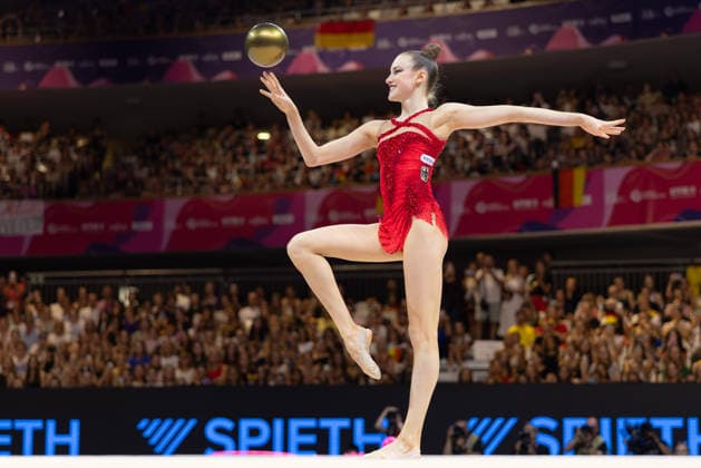 Rhythmic Gymnastics World Championships: Darja Varfolomeev of Germany during her ball routine. Rhythmic Gymnastics World Championships, August 11–16 at the Festhalle in Frankfurt am Main. Individual All-Around Final, places 1 through 9, Frankfurt am Main, Hesse, Germany, Festhalle