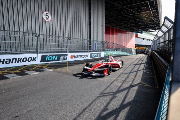Oliver Rowland, Nissan Formula E Team, 01, Second Free Practice (FP2), ABB FIA Formula E World Championship, London e-Prix 2026, United Kingdom, Season 12 (2025–26), Round 16, July 15, 2026, ABB FIA Formula E World Championship, 2026 London ePrix, United Kingdom, Season 12 (2025–26), Round 16, July 15, 2026, London Copyright: xEibner-Pressefoto LauraxRoemerx EP_LRR
