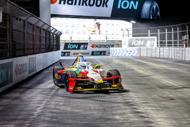 Lucas di Grassi, Lola Yamaha ABT Formula E Team, 11th in Free Practice 2, ABB FIA Formula E World Championship, London e-Prix 2026, United Kingdom, Season 12 (2025–26), Round 16, July 15, 2026, ABB FIA Formula E World Championship, 2026 London ePrix, United Kingdom, Season 12 (2025–26), Round 16, July 15, 2026, London Copyright: xEibner-Pressefoto LauraxRoemerx EP_LRR