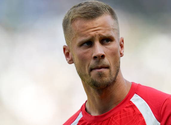 Adrian Beck, 1 FC Heidenheim 1846, 21 minutes before the game (GER), Hertha BSC vs. 1 FC Heidenheim 1846, 2. Bundesliga, Matchday 2, 2026–27 Season, August 15, 2026. DFL regulations prohibit any use of photographs as image sequences and or quasi-video. GER, Hertha BSC vs. 1 FC Heidenheim 1846, 2. Bundesliga, Matchday 2, 2026–27 Season, August 15, 2026, Berlin Copyright: xEibner-Pressefoto ScottxColemanx EP_SCN
