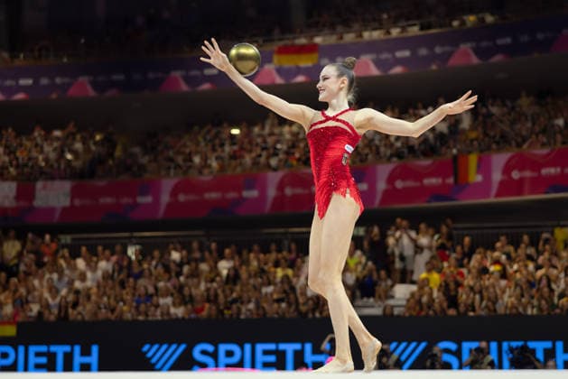 Rhythmic Gymnastics World Championships: Darja Varfolomeev of Germany during her ball routine. Rhythmic Gymnastics World Championships, August 11–16 at the Festhalle in Frankfurt am Main. Individual All-Around Final, places 1 through 9, Frankfurt am Main, Hesse, Germany, Festhalle