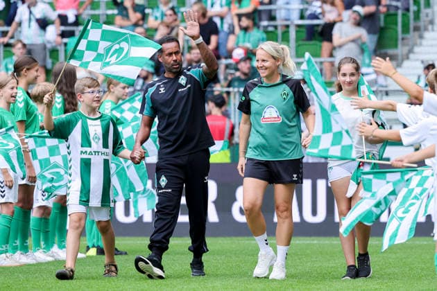 Werder Bremen head coach Daniel Thioune and assistant coach Fritzy Kromp will be introduced to the fans at the Tach der Fans event during the friendly match between Werder Bremen and AJ Auxerre at the Weserstadion on August 15, 2026, in Bremen, Germany Photo by Marco Steinbrenner, DeFodi Images Coach Daniel Thioune of Werder Bremen and Coach Fritzy Kromp of Werder Bremen are introduced to the spectators at the Tach der Fans event during the friendly match between Werder Bremen and AJ Auxerre at the Weserstadion on August 15, 2026 in Bremen, Germany. Photo by Marco Steinbrenner, DeFodi Images. Photo by Marco Steinbrenner, DeFodi Images