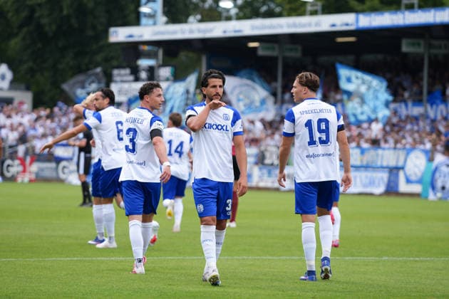 German Soccer, 3rd Division, Matchday 2, Hänsch Arena, SV Meppen vs. SG Sonnenhof Großaspach: Cheers for Stefan Rankic of SV Meppen, who scored the 1-0 goal Copyright: xMichelxWittex