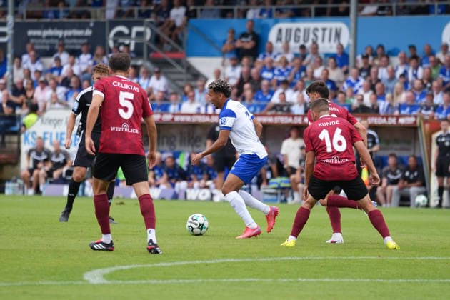 German Soccer, 3rd Division, Matchday 2, Hänsch Arena, SV Meppen vs. SG Sonnenhof Großaspach Oliver Schmitt (SV Meppen), 7; Marius Kunde (SG Sonnenhof Großaspach), 16; Volkan Celiktas (SG Sonnenhof Großaspach), 5 Copyright: xMichelxWittex