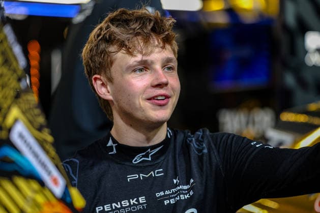 Taylor Barnard of DS Penske, 77, at the autograph session, ABB FIA Formula E World Championship, London e-Prix 2026, United Kingdom, Season 12 (2025–26), Round 16, July 15, 2026, ABB FIA Formula E World Championship, 2026 London ePrix, United Kingdom, Season 12 (2025–26), Round 16, July 15, 2026, London Copyright: xEibner-Pressefoto LauraxRoemerx EP_LRR