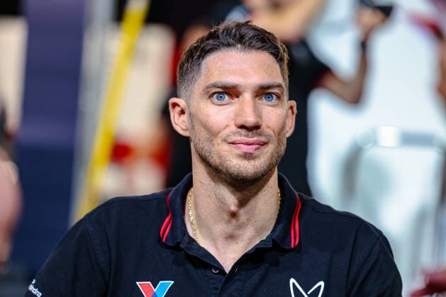 Edoardo Mortara of Mahindra Racing, No. 48, at the autograph session, ABB FIA Formula E World Championship, 2026 London e-Prix, United Kingdom, Season 12 (2025–26), Round 16, July 15, 2026, ABB FIA Formula E World Championship, 2026 London ePrix, United Kingdom, Season 12 (2025–26), Round 16, July 15, 2026, London Copyright: xEibner-Pressefoto LauraxRoemerx EP_LRR