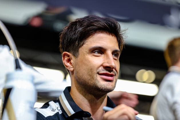 Mitch Evans, Jaguar TCS Racing, No. 09 at the autograph session, ABB FIA Formula E World Championship, London e-Prix 2026, United Kingdom, Season 12 (2025–26), Round 16, July 15, 2026, ABB FIA Formula E World Championship, London ePrix 2026, United Kingdom, Season 12 (2025–26), Round 16, July 15, 2026, London Copyright: xEibner-Pressefoto LauraxRoemerx EP_LRR