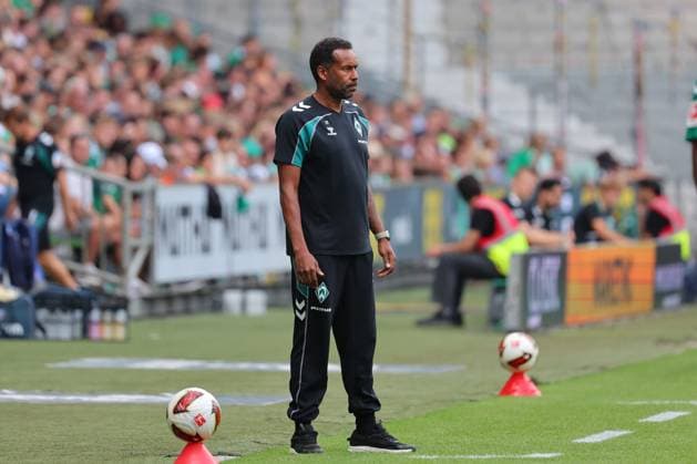 August 26, 2015, GER, Soccer, 1st Bundesliga Men, Friendly Match, Fan Day 2026, 2026–2027 Season, Weserstadion, SV Werder Bremen vs. AJ Auxerre Coaching Zone, Sideline, Coaches’ Area, Technical Zone, Coach Daniel Thioune, SV Werder Bremen, Photo: nordphoto GmbH, Tauchnitz. DFB regulations prohibit any use of photographs as image sequences and or quasi-video. Bremen, Weserstadion, Bremen, Germany Copyright: xnordphotoxGmbHx xTauchnitzx