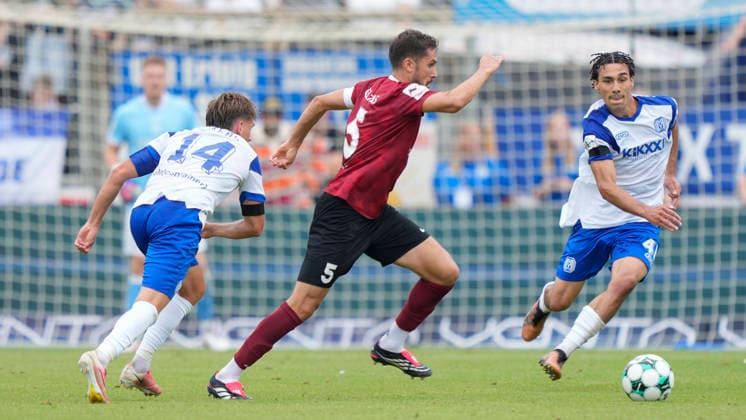 August 15, 2026, Hänsch Arena, Meppen, GER, 3rd Division, Matchday 2: SV Meppen vs. SG Sonnenhof Großaspach, Niclas Nadj (SV Meppen) 40 vs. Volkan Celiktas (SG Sonnenhof Großaspach) 5 DFL regulations prohibit any use of photographs as image sequences and or quasi-video. Meppen, Lower Saxony, Hänsch Arena