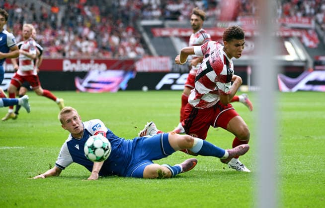 Düsseldorf, Germany, 3. Liga, Matchday 2, Merkur Spiel Arena Düsseldorf, Fortuna Düsseldorf vs. TSG Hoffenheim II Jordi Paulina F95, Valentin Lässig HOF Action